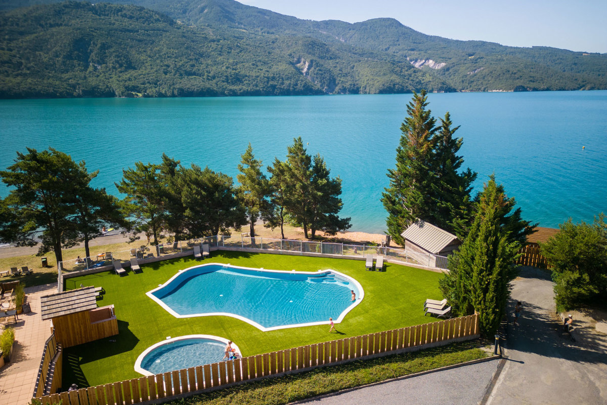 Campingplatz See von Serre Ponon | 4 und 5 sterne mit Aquapark |  Campings.Luxury