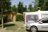 Emplacement avec Sanitaire privé (inclus 1voiture + 1caravane/tente + éléctricité 10 Amp) - Le Dauphin