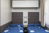Maxi Caravan Super Star XL 2WC/2TV/microwave/freezer compartment/dish washer - Residence Village