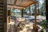 SIGNATURE Stellplatz mit ausgestatteter Terrasse - Club Médoc Plage