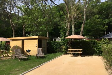 EMPLACEMENT PREMIUM CAMPING CAR/ CARAVANE - Nantes Camping