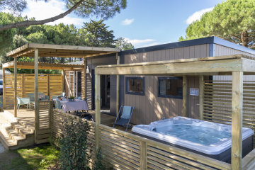 Mobil-home EXCLUSIF - 3 chambres - 2 salles d'eau - SPA privatif - Le Cormoran - Romanée