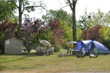 Emplacement Castels Premium - Electricité 16A - Eau - Evacuation - - Parc de Fierbois