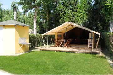 TENT LODGE (2 adults + 2 children) - Le Dauphin