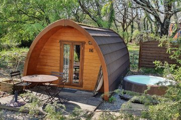 Cabane Forestière climatisée ( avec petit déjeuner et Spa privatif accès illimité ) / 2 pers inclus - Domaine Saint Cerice