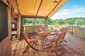 Bathroom with shower, sink, wc - Bagheera