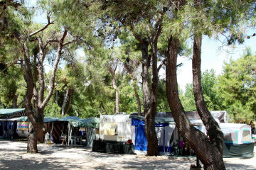 Emplacement tente ou caravane standard C/Bagno - Pineto Beach Village