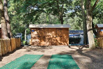 Premiumformule: standplaats 10A uitgerust met een Freecamp (hut met sanitair en open keuken) - Les Dunes