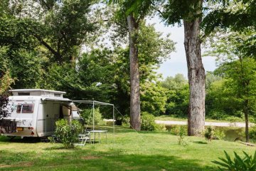 Pitch **** River view - Le Castel Rose