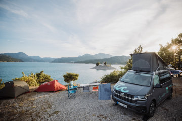 Shore Comfort Pitch (with electricity by the lake) - La Presqu'île