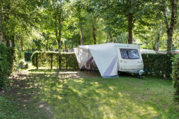 Staanplaats ** water+Wateraansluiting Tent/Caravan - Domaine des Bans