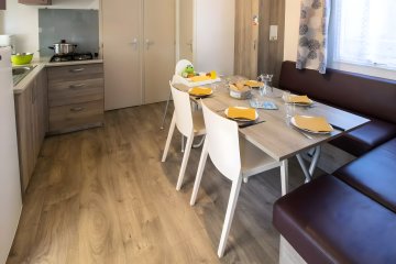 Cosy Kids Mobile Home 4 Rooms 6 People (5 adults + 1 baby) + TV - Les Dinosaures