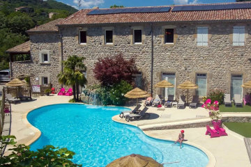 camping domaine de la plage neyrac les bains