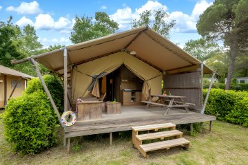 Ciela Nature Lodge tent - 3 bedrooms - Equipped kitchen - Bathroom - Le Lac de Thoux