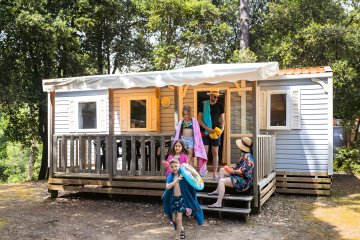 Essential 4-Room Mobile Home for 7 People + TV - Parfums d'été