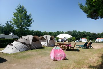 CASTELS PREMIUM PITCH - with  electricity: 16A + Water + Drainage - 2 pers - - La Garangeoire