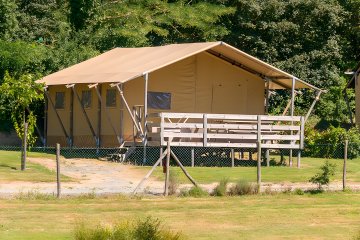 Safari Lodge, Climatisée - Village de la Guyonnière