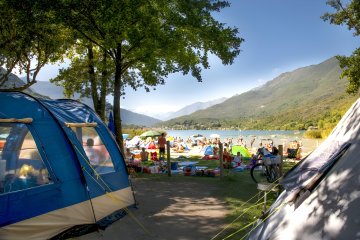 Emplacement Large au bord du lac - Continental Camping Village
