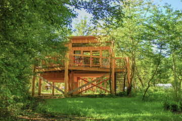 Cabane perchée Premium 24m² ( 2 chambres) + terrasse - CosyCamp