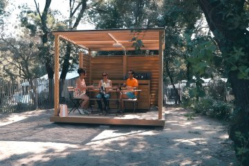 SIGNATURE Stellplatz mit ausgestatteter Terrasse - Club Médoc Plage