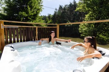 Grand Chalet Spa 4 Pièces 8/10 Personnes Climatisé + TV 2sdb - Cœur d'Ardèche