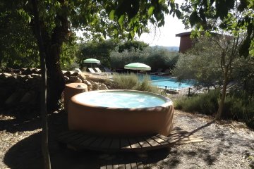 Roulotte ( Séjour Premium ) climatisée/ tout inclus version luxe avec Spa privatif / 2 pers inclus - Domaine Saint Cerice