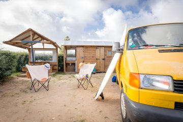 Forfait Premium : emplacement 10A équipé d'une freecamp - Les Paludiers