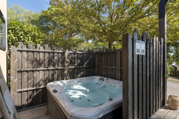 Cottage MALIBU SIMPLE PREMIUM (climatisé) - 2 chambres - jacuzzi - Domaine du Colombier