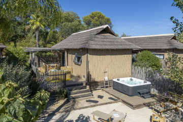 Cottage MOOREA SIMPLE PREMIUM - 2 chambres 2 salles de bains climatisation jacuzzi - Domaine du Colombier