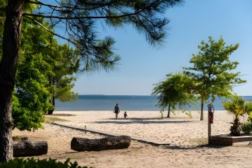 Emplacement avec électricité - Vue Lac 1ère ligne - Club Navarrosse Plage