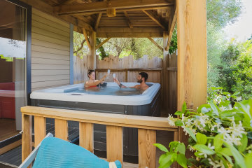 Mobil-home Moorea 52 m² - 3 pièces - 2 chambres - Jacuzzi privatif - Climatisation - International & Spa