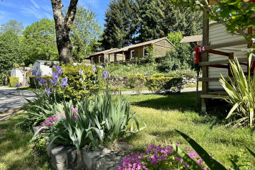 camping domaine de la plage neyrac les bains