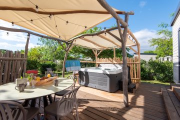 PRIVILEGE Mobile Home with 2 bedrooms, SPA, 2 bathrooms, AIR CONDITIONING / PLANCHA / TV / WIFI / LINENS / NESPRESSO - Les Galets