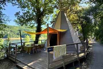 Wigwam Tent home 34m² (3 slaapkamers) zonder sanitair op 54m² verhoogd terras met schaduwdoek - La Source