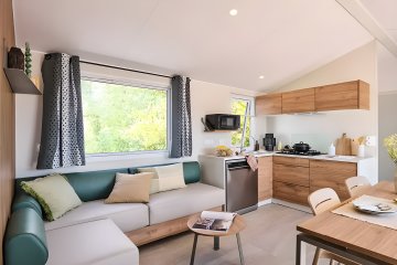 Presta+ 5-Room Mobile Home for 8 People, Air-Conditioned + TV, 2 Bathrooms - La Mer Blanche