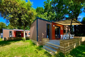 Mobile home - 3 chambres - 2 salles de douche - version Taos " Les Oliviers " - Les Ormes, Domaine & Resort