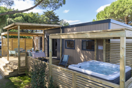 Stacaravan EXCLUSIF 3 slaapkamers Jacuzzi - Le Cormoran - Romanée