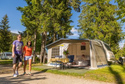 Pitch : car + large tent/caravan or camping-car + electricity 16A (=0,50 €/KW) - Olympia