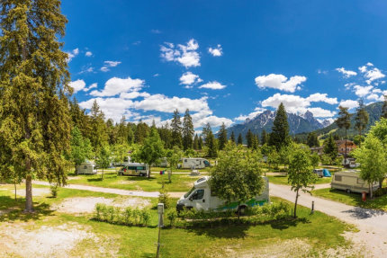Pitch : car + large tent/caravan or camping-car + electricity 16A (=0,50 €/KW) +watersupply - Olympia