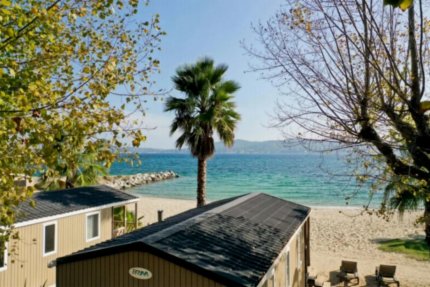 Premium Beach-side pitch Middle Rows - Les Mûres