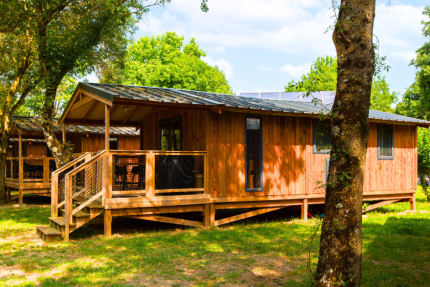 Lodge Premium VIP 45m² 2 slaapkamers - 11m² terras + TV + lakens + doeken - L'Ile d'Offard