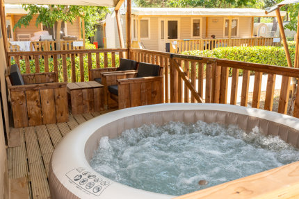 Safaritent Comfort Jacuzzi - Trasimeno Glamping Resort