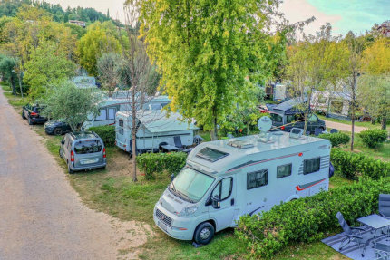 Pitch A (only camper van) + 6 amp electricity + water point, 45/60m2 - Europa Silvella
