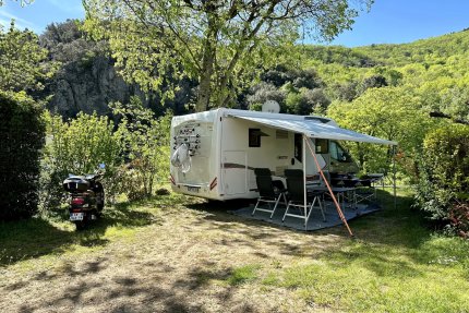 Standplaats: auto + tent/caravan of kampeerauto + elektriciteit 16A - Domaine de la Plage