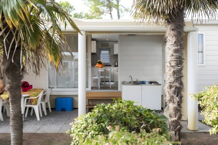 Maxi Caravan Comfort 3R Deluxe 2WC/2TV/microonde/ freezer compartment /dishwasher - Residence Village