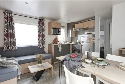 Crecy la Chapelle: 3-BEDROOM LODGE - 1 BATHROOM - 1 TV - Country Park Crécy la Chapelle