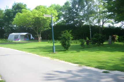 Kampeerplaats met elektriciteit - Dubbele assen verboden - Country Park Touquin
