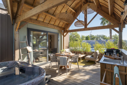 BALI PREMIUM SUITE - 1 slaapkamer + 1 badkamer, jacuzzi - Domaine du Colombier