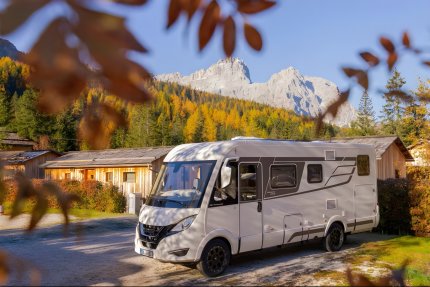 Parcela Premium: coche+instalación/caravana o autocaravana - Caravan Park Sexten