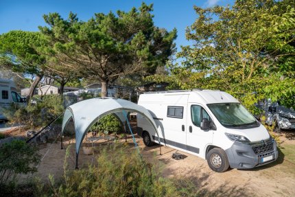 Emplacement Camping Car XL ** - La Bosse